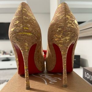 100% Authentic Christian Louboutin Size 39.5 Decoltish 100 Liege Lame